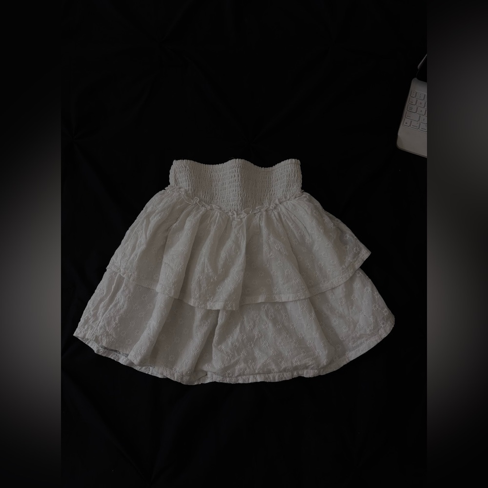 Hollister High Waisted white flower skirt
